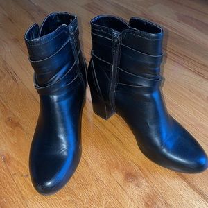 Liz Claiborne Black High Heel Booties in Size 9